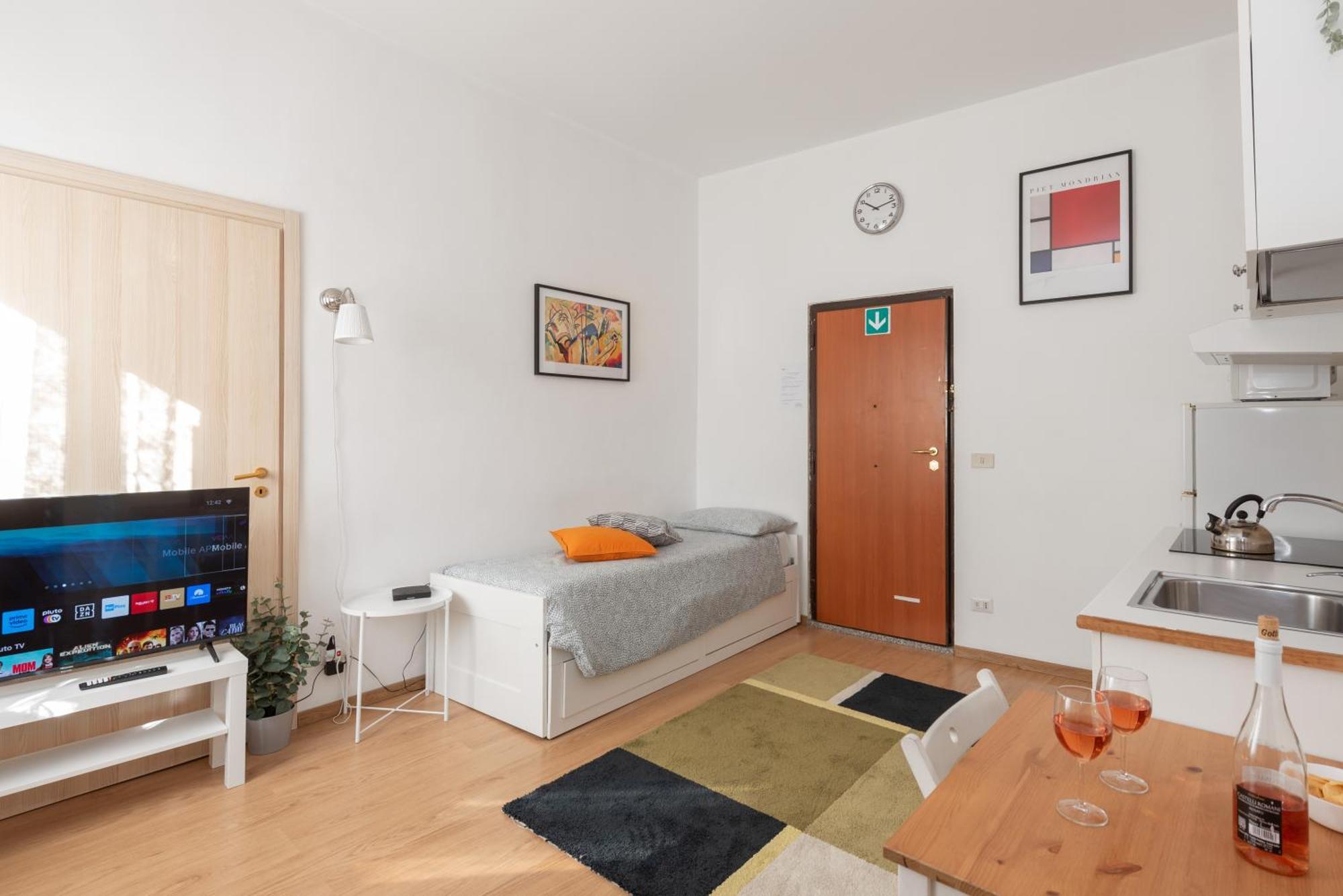 Central Little Basic Apartment Rom Exteriör bild